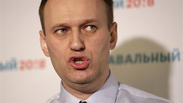 Rusk opozin pedk Alexej Navaln otevel v Petrohradu kancel svho volebnho tbu. (4. nora 2017)