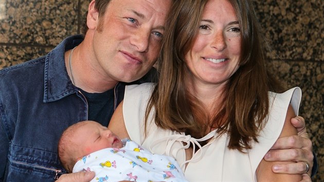 Jamie Oliver s manželkou Juliette a jejich pátým potomkem (2016)
