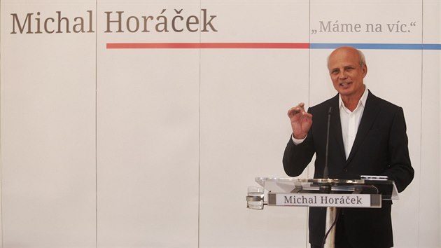 Horáček v Praze představil poradce v boji o Hrad (9. února 2017).