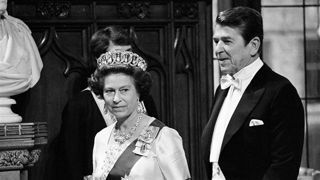 Britsk krlovna Albta II. a americk prezident Ronald Reagan (Windsor, 8. ervna 1980)