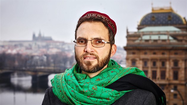 Ludovic-Mohamed Zahed, vyoutovan gay a muslim, francouzsk imm, zakladatel prvn LGBT-friendly meity v Evrop v Pai, nyn imm meity v Marseille, navtvil na pozvn Goethe-Institut Prag Prahu, kde bude ve stedu debatovat o Homosexualit a