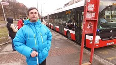 Nevidomý Vladimír Patera má MHD zdarma, pesto elí exekucím kvli jízd naerno