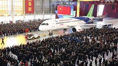 ínské dopravní letadlo Comac C919 od spolenosti Commercial Aircraft...