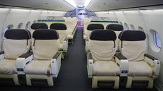 Kabina pro cestující v čínském dopravním letadle Comac C919