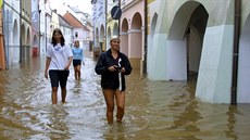 Velká voda zaplavila v srpnu 2002 České Budějovice. Na snímku je Česká ulice v...