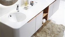 Horní deska m��e být z corianu nebo z kaleného skla.