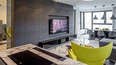 Denní a klidovou zónu oddluje kvádr, ve kterém jsou atní skín ze strany...