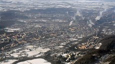 Letecký pohled na T�inec a T�inecké �elezárny.