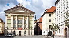 Čeští stavové divadlo od hraběte Nostice v roce 1799 odkoupili a od května 1824...