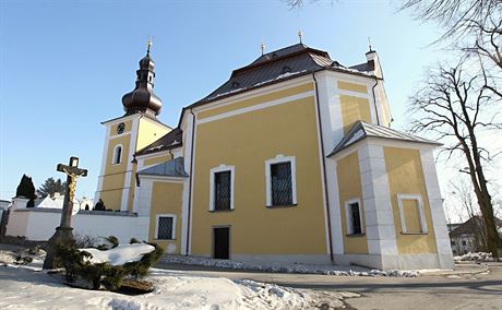 Obytovský kostel Navtívení Panny Marie postavený na pdorysu elvy má od...