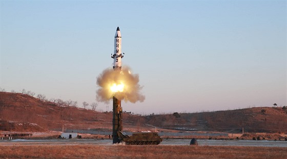 Test severokorejské rakety stedního doletu Pukkuksong-2 (13. února 2017)