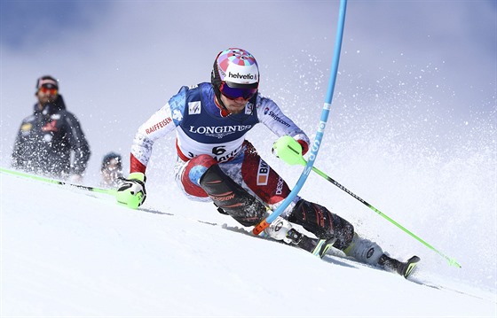 Luca Aerni v kombinaním slalomu na mistrovství svta ve Svatém Moici.
