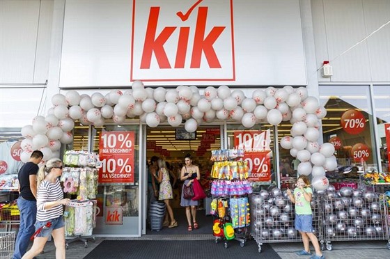 Prodejce textilu Kik roste, do prodejen v Česku letos investuje 140 milionů  - iDNES.cz