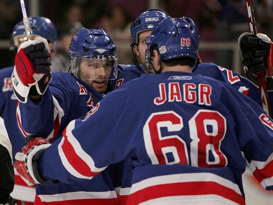 Petr Sýkora (vlevo) s Jaromírem Jágrem nastupoval v NY Rangers.