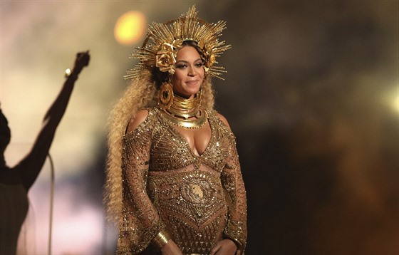 Beyoncé na udílení cen Grammy (Los Angeles, 12. února 2017)