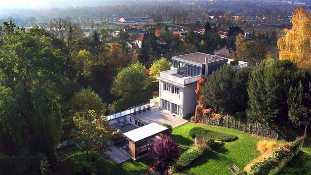 Dlouho patřil k nejdražším v Česku. Nyní se dům zakladatele AAA Auto prodal za 189 milionů