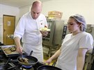 Zn�m� kucha� Ond�ej Slanina p�ijel do Chebu va�it  se studenty Integrovan�...