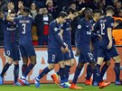 Fotbalisté paíského St. Germain slaví druhou trefu v zápase s Barcelonou v...
