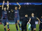 PAÍSKÁ RADOST. Fotbalisté St. Germain oslavují jednoznané vítzství nad...