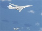 Ruské bombardéry Tu-160 v mezinárodním vzduném prostoru smovaly k...