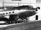 Jedna z dakot (C-47 Skytrain) poválených SA