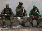 Syrtí povstalci, kteí se spolu s tureckou armádou snaí vyhnat Islámský stát...
