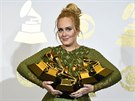 Pt cen Grammy, vetn vítzství v prestiních kategoriích Album, Nahrávka i...