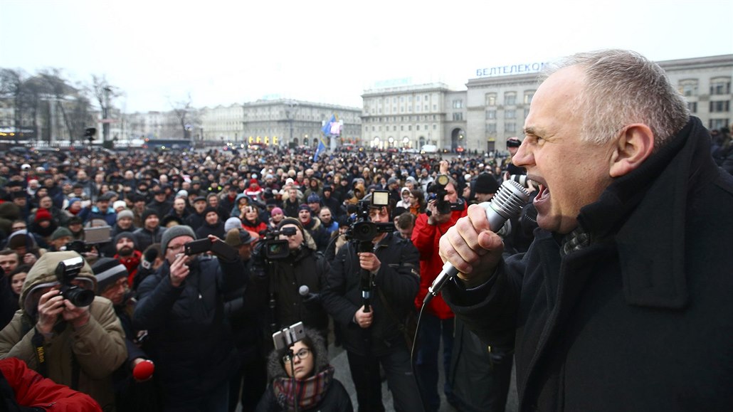 Tisíce B�lorus� protestují proti dekretu prezidenta Alexandra Luka�enka �o...