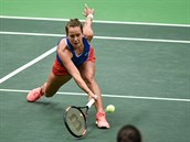 STIHNU TO? Barbora Strcov v utkn Fed Cupu proti Lae Arruabarrenaov