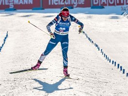 Gabriela Koukalov se t do cle sprintu na mistrovstv svta v Hochfilzenu.