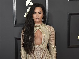 Demi Lovato na udílení cen Grammy (Los Angeles, 12. února 2017)