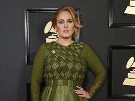 Adele na udílení cen Grammy (Los Angeles, 12. února 2017)