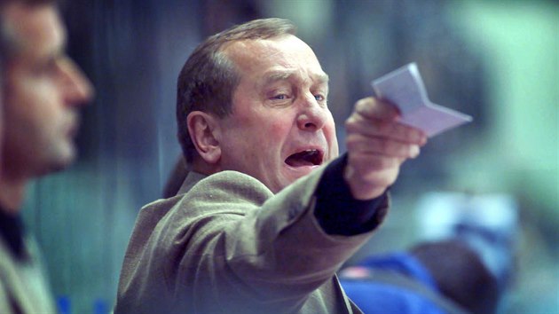 Josef Augusta při utkání mistrovství světa v Petrohradě. (6. května 2000)