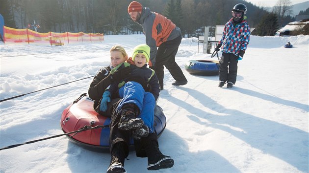 Snowtubing ve Ski arelu Razula ve Velkch Karlovicch.