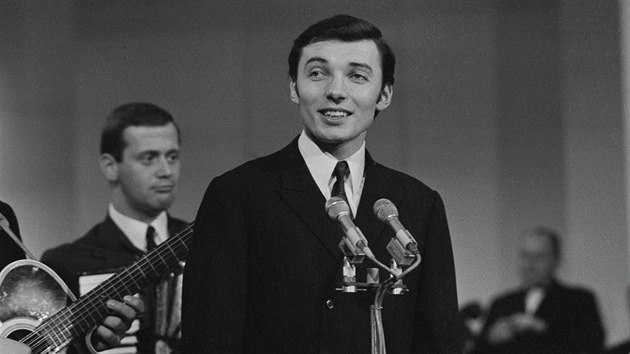 Karel Gott na udlen Zlatho slavka za rok 1966