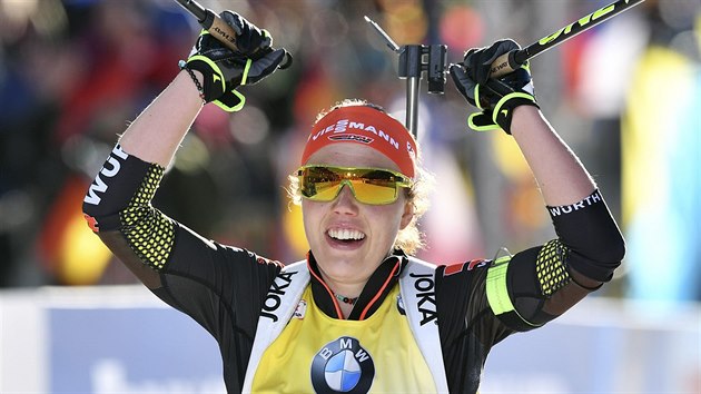 Laura Dahlmeierov slav zlato z MS biatlonistek ve vytrvalostnm zvodu.