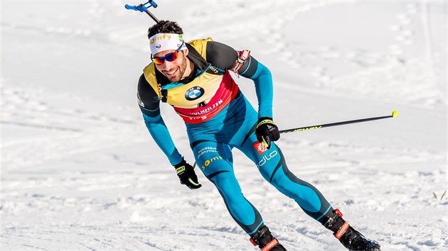 Martin Fourcade na trati sprintu na mistrovstv svta v Hochfilzenu