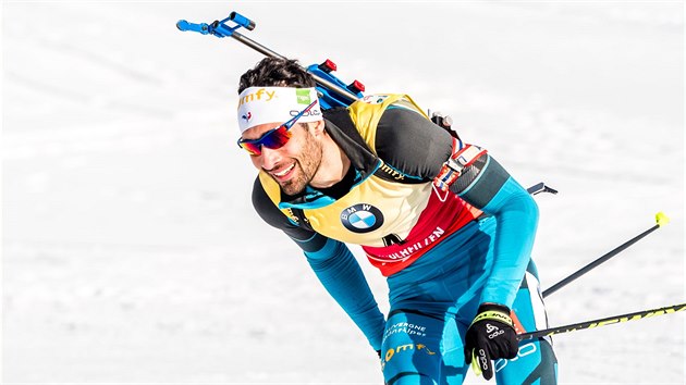 Martin Fourcade na trati sprintu na mistrovstv svta v Hochfilzenu