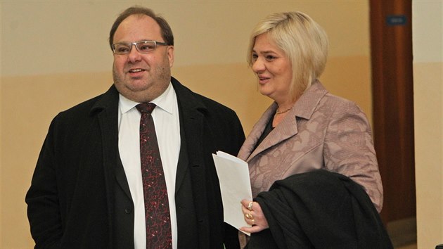 U soudu v �ter� vypov�dal b�val� hejtman Moravskoslezsk�ho kraje Miroslav Nov�k. Jeho man�elka vyu�ila pr�va nevypov�dat.
