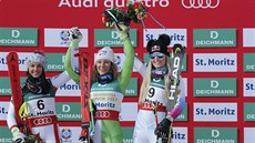 Stephanie Venierová (stíbro), Ilka tuhecová (zlato) a Lindsey Vonnová (bronz)...