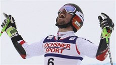 Rakouský ly�a� Marcel Hirscher se raduje z titulu mistra sv�ta v ob�ím slalomu.