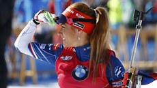 �eská biatlonistka Gabriela Koukalová p�ed závodem s hromadným startem na MS v...