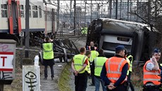 Poblí nádraí v belgické Lovani vykolejila ást vlaku, jeden lovk zemel,...