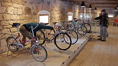 Muzeum p�edstaví na 200 exponát� od repliky prvního kola a� po sou�asné závodní...