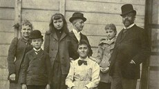 Antonín Dvoák (vpravo) s rodinou v New Yorku v roce 1893, Jan Josef Kovaík...