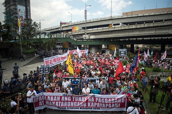 Proti brutálním praktikám prezidenta Rodriga Duterta a zatení opoziní...