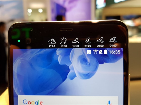 HTC U Ultra na veletrhu MWC v Barcelon