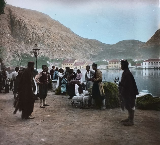 Přístav Kotoru kolem roku 1895. Autorem snímku je František Krátký.