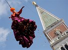 Vrcholem karnevalu je pistání krásného andla pímo na námstí sv. Marka.
