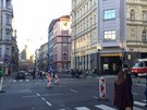 Havárie vodovodního adu uzavela ást Legerovy ulice v centru Prahy (27. února...